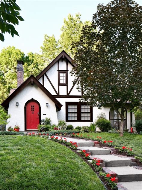 pictures of tudor homes